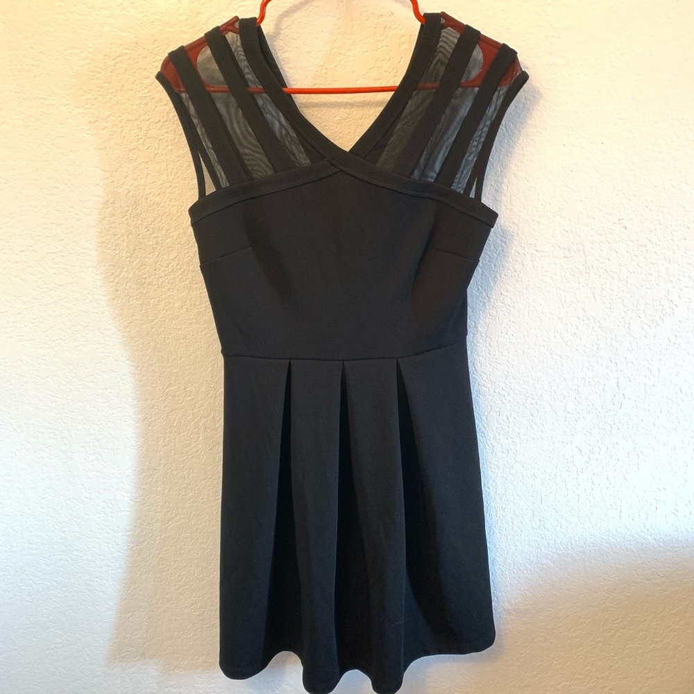 ⭐️ EnfocusStudio Dress - Picture 2 of 5